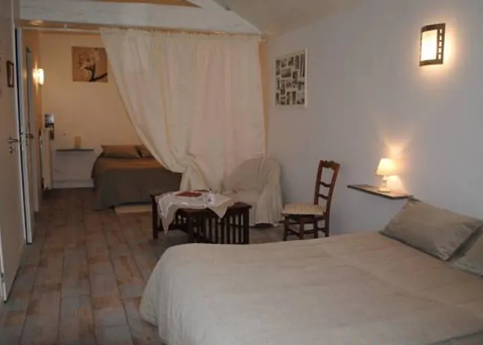 La Poussardiere Maison d'hôtes 3*