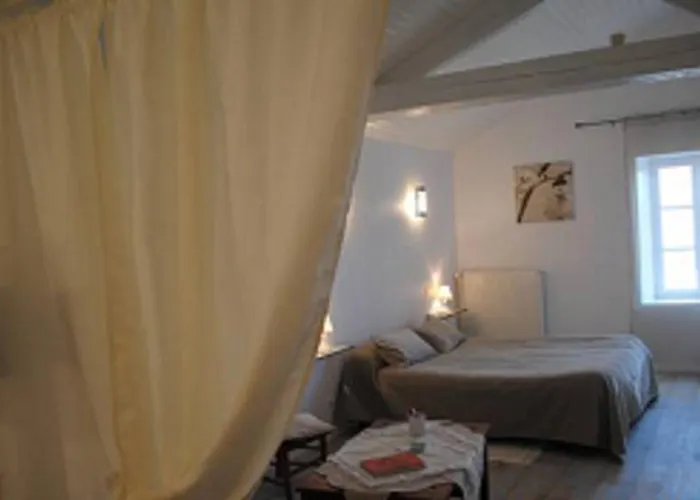 La Poussardiere Saint-Martin-sous-Mouzeuil